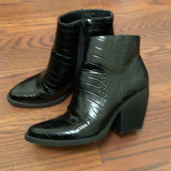 Madden Girl Boots size 8.5M - Picture 3 of 7